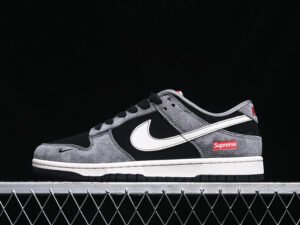 Nike SB Dunk Low Supreme